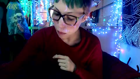 Snapshot of raziel_haze chatting on February 14, 2025, 1:51 pm Yrriel Strife Candy-Demon Caveboy mr. Cringe online show from February 14, 2025, 1:51 pm