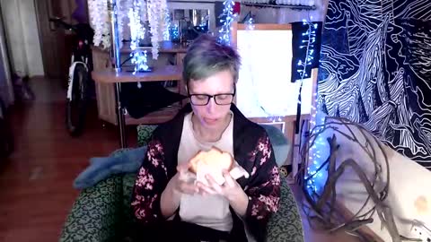 Snapshot of raziel_haze chatting on February 21, 2025, 10:28 am Yrriel Strife Candy-Demon Caveboy mr. Cringe online show from February 21, 2025, 10:28 am