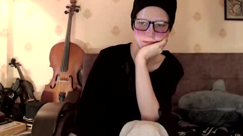 Snapshot of raziel_haze chatting on February 22, 2025, 1:13 pm Yrriel Strife Candy-Demon Caveboy mr. Cringe online show from February 22, 2025, 1:13 pm