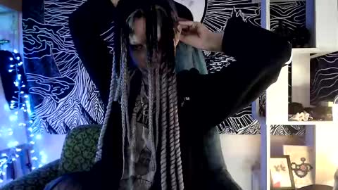 Snapshot of raziel_haze chatting on February 28, 2025, 6:32 am Yrriel Strife Candy-Demon Caveboy mr. Cringe online show from February 28, 2025, 6:32 am