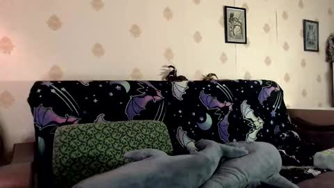 Snapshot of raziel_haze chatting on March 1, 2025, 1:07 pm Yrriel Strife Candy-Demon Caveboy mr. Cringe online show from March 1, 2025, 1:07 pm