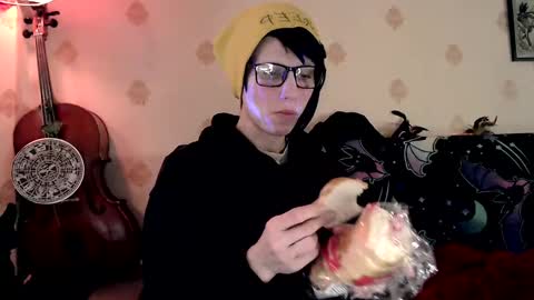 Snapshot of raziel_haze chatting on March 2, 2025, 9:53 am Yrriel Strife Candy-Demon Caveboy mr. Cringe online show from March 2, 2025, 9:53 am