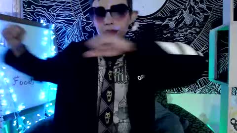 Snapshot of raziel_haze chatting on March 4, 2025, 5:32 am Yrriel Strife Candy-Demon Caveboy mr. Cringe online show from March 4, 2025, 5:32 am