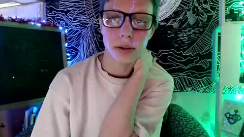 Snapshot of raziel_haze chatting on March 10, 2025, 7:42 am Yrriel Strife Candy-Demon Caveboy mr. Cringe online show from March 10, 2025, 7:42 am