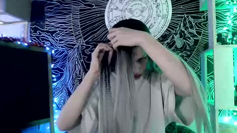 Snapshot of raziel_haze chatting on March 10, 2025, 1:54 pm Yrriel Strife Candy-Demon Caveboy mr. Cringe online show from March 10, 2025, 1:54 pm