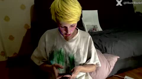 Snapshot of raziel_haze chatting on September 10, 2025, 5:13 pm Yrriel Strife Candy-Demon Caveboy mr. Cringe online show from September 10, 2025, 5:13 pm