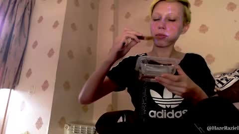 Snapshot of raziel_haze chatting on September 14, 2025, 12:48 pm Yrriel Strife Candy-Demon Caveboy mr. Cringe online show from September 14, 2025, 12:48 pm