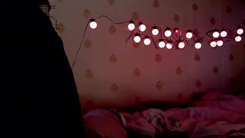 Snapshot of raziel_haze chatting on October 16, 2025, 7:09 am Yrriel Strife Candy-Demon Caveboy mr. Cringe online show from October 16, 2025, 7:09 am