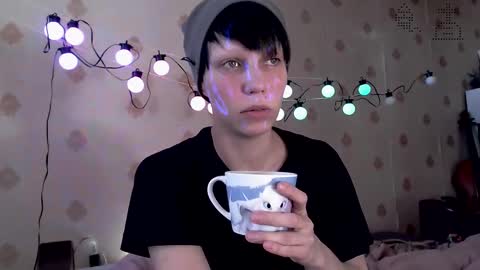 Snapshot of raziel_haze chatting on October 17, 2025, 10:07 am Yrriel Strife Candy-Demon Caveboy mr. Cringe online show from October 17, 2025, 10:07 am