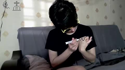 Snapshot of raziel_haze chatting on October 19, 2025, 5:30 am Yrriel Strife Candy-Demon Caveboy mr. Cringe online show from October 19, 2025, 5:30 am