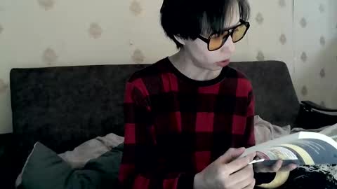 Snapshot of raziel_haze chatting on November 22, 2025, 8:57 am Yrriel Strife Candy-Demon Caveboy mr. Cringe online show from November 22, 2025, 8:57 am