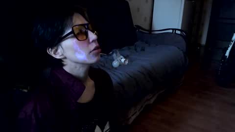 Snapshot of raziel_haze chatting on November 26, 2025, 9:43 am Yrriel Strife Candy-Demon Caveboy mr. Cringe online show from November 26, 2025, 9:43 am