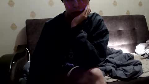 Snapshot of raziel_haze chatting on January 7, 2026, 4:15 am Yrriel Strife Candy-Demon Caveboy mr. Cringe online show from January 7, 2026, 4:15 am