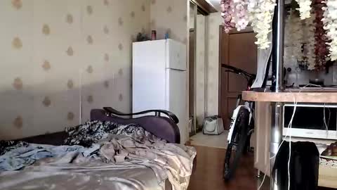 Snapshot of raziel_haze chatting on January 11, 2026, 8:41 am Yrriel Strife Candy-Demon Caveboy mr. Cringe online show from January 11, 2026, 8:41 am