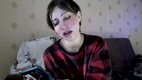 Snapshot of raziel_haze chatting on February 7, 2026, 8:18 am Yrriel Strife Candy-Demon Caveboy mr. Cringe online show from February 7, 2026, 8:18 am