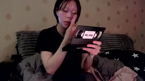 Snapshot of raziel_haze chatting on February 19, 2026, 3:57 am Yrriel Strife Candy-Demon Caveboy mr. Cringe online show from February 19, 2026, 3:57 am