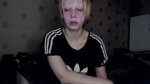 Snapshot of raziel_haze chatting on March 24, 2026, 12:21 pm Yrriel Strife Candy-Demon Caveboy mr. Cringe online show from March 24, 2026, 12:21 pm