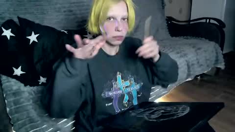 Snapshot of raziel_haze chatting on April 3, 2026, 10:57 am Yrriel Strife Candy-Demon Caveboy mr. Cringe online show from April 3, 2026, 10:57 am