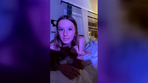 Snapshot of reaganguin chatting on May 13, 2026, 4:43 am reaganguin online show from May 13, 2026, 4:43 am