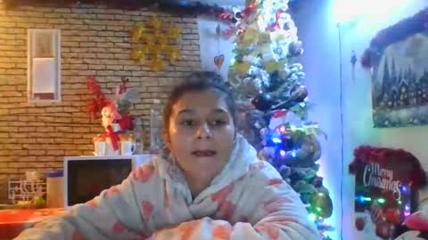 Snapshot of real_coupl3 chatting on December 17, 2025, 7:09 pm real_coupl3 online show from December 17, 2025, 7:09 pm