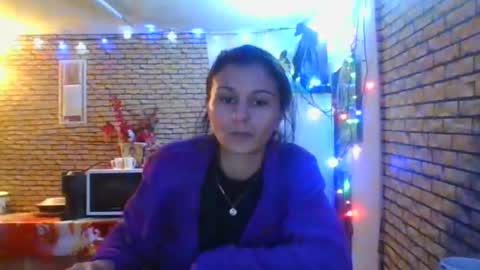 Snapshot of real_coupl3 chatting on January 6, 2026, 8:01 pm real_coupl3 online show from January 6, 2026, 8:01 pm