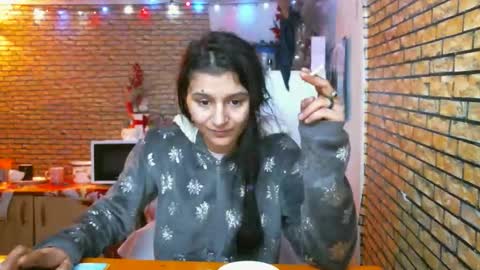 Snapshot of real_coupl3 chatting on February 5, 2026, 7:24 am real_coupl3 online show from February 5, 2026, 7:24 am