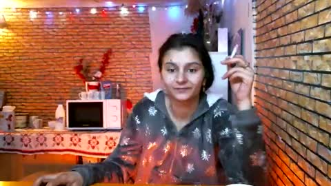 Snapshot of real_coupl3 chatting on February 8, 2026, 8:51 am real_coupl3 online show from February 8, 2026, 8:51 am