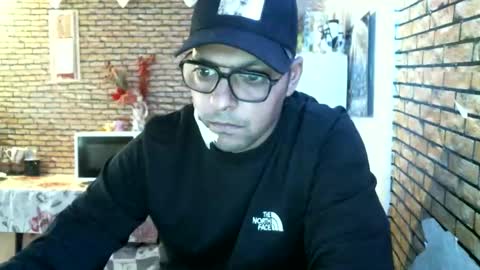 real_coupl3 online show from April 29, 2026, 8:29 am