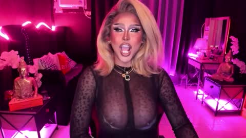 Snapshot of real_dom_phuta chatting on November 3, 2025, 11:04 pm Miss Katrina De Futah Goddess of HELL online show from November 3, 2025, 11:04 pm