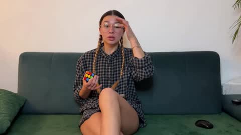 Leo  Luna online show from February 10, 2026, 7:18 pm