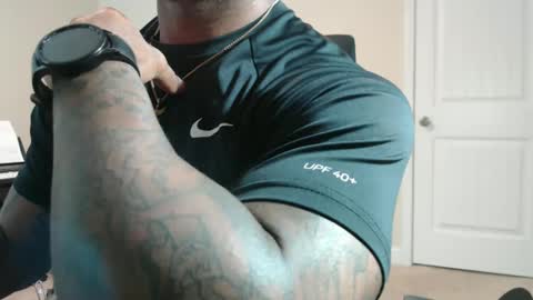 Snapshot of realreyblack chatting on September 28, 2025, 5:07 pm Rey online show from September 28, 2025, 5:07 pm