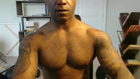 Snapshot of realreyblack chatting on October 10, 2025, 3:44 pm Rey online show from October 10, 2025, 3:44 pm