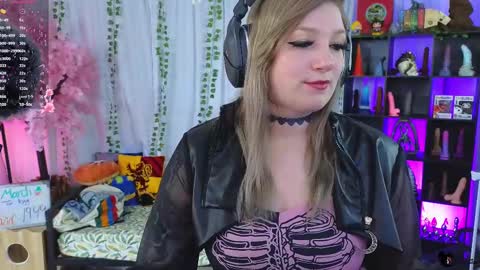 Snapshot of realsamisins chatting on March 7, 2025, 4:00 pm Snap - RealSamiSins online show from March 7, 2025, 4:00 pm