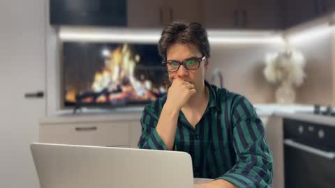 AliceEve online show from February 16, 2025, 6:43 pm