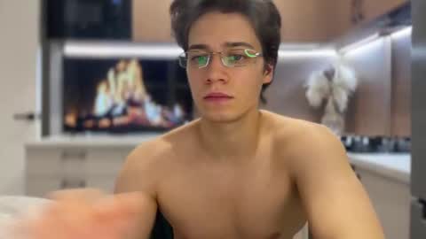 AliceEve online show from February 27, 2025, 6:42 pm