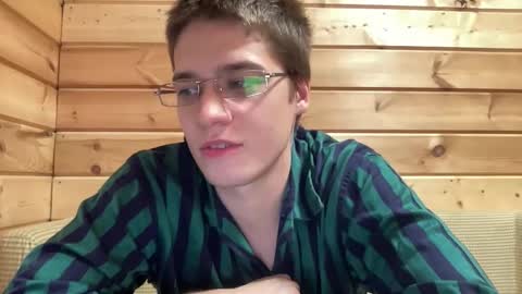 AliceEve online show from October 3, 2025, 3:53 pm