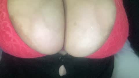 Snapshot of realthicklatina chatting on June 16, 2026, 5:04 pm Gianna online show from June 16, 2026, 5:04 pm