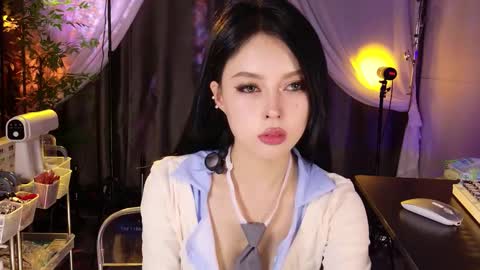 Snapshot of reaowna___ chatting on November 11, 2025, 2:50 pm reaowna___ online show from November 11, 2025, 2:50 pm