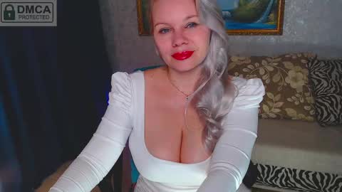 Snapshot of reasonforpassion_ chatting on March 7, 2025, 5:17 pm Im a little sick. Ill be back soon. online show from March 7, 2025, 5:17 pm