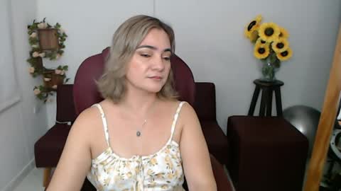 Snapshot of rebeca_milf chatting on May 15, 2026, 2:57 pm REBECA online show from May 15, 2026, 2:57 pm