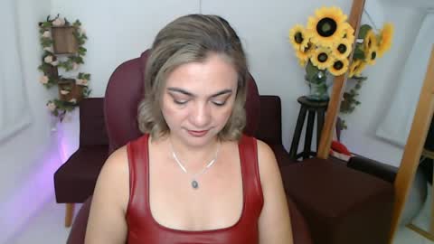 Snapshot of rebeca_milf chatting on June 5, 2026, 3:29 pm REBECA online show from June 5, 2026, 3:29 pm