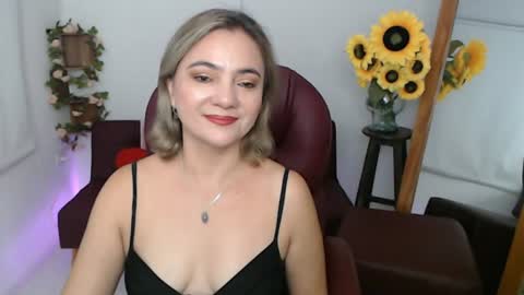 Snapshot of rebeca_milf chatting on June 11, 2026, 2:48 pm REBECA online show from June 11, 2026, 2:48 pm