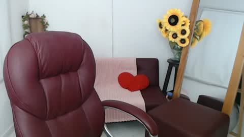 Snapshot of rebeca_milf chatting on June 14, 2026, 2:19 pm REBECA online show from June 14, 2026, 2:19 pm