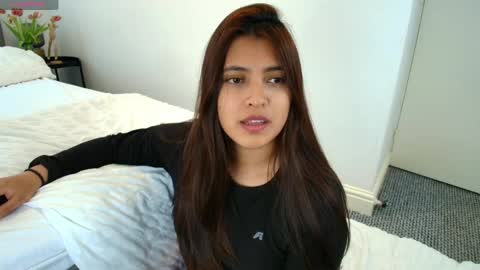 Snapshot of rebeca_williams_ chatting on May 5, 2026, 1:30 pm Rebeca Williams online show from May 5, 2026, 1:30 pm