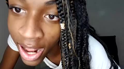 Tu mami Rebecca online show from July 21, 2026, 12:18 pm