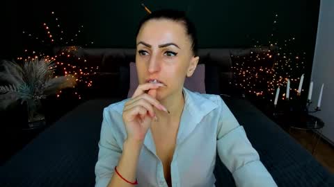 rebecca_diamonds online show from February 22, 2026, 6:57 am