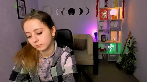 rebecca_smile_ online show from April 27, 2026, 12:14 pm