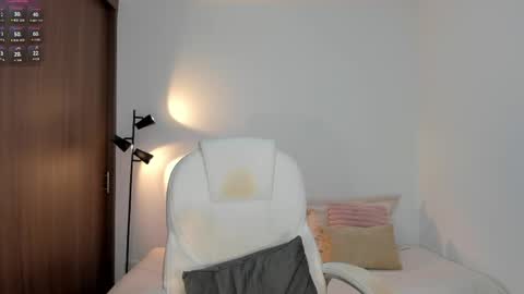 Snapshot of rebeccabaxter chatting on May 11, 2026, 11:02 pm Rebecca online show from May 11, 2026, 11:02 pm
