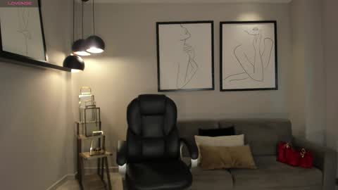 Rebe online show from February 14, 2026, 7:43 pm