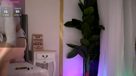 Snapshot of rebeccarese chatting on June 3, 2026, 8:06 am Rebecca online show from June 3, 2026, 8:06 am